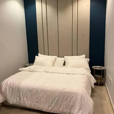 لورا سويتس Riyadh Exterior photo
